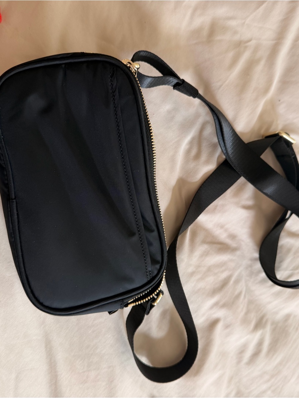 NWT Lululemon Black Crossbody Bag - Picture 3 of 4